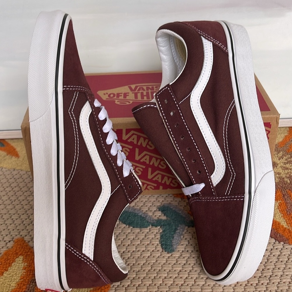 Vans Men’s Old Skool
Color Theory Bitter Chocolate 
VN0005UF7YO
Sneakers - Picture 11 of 16